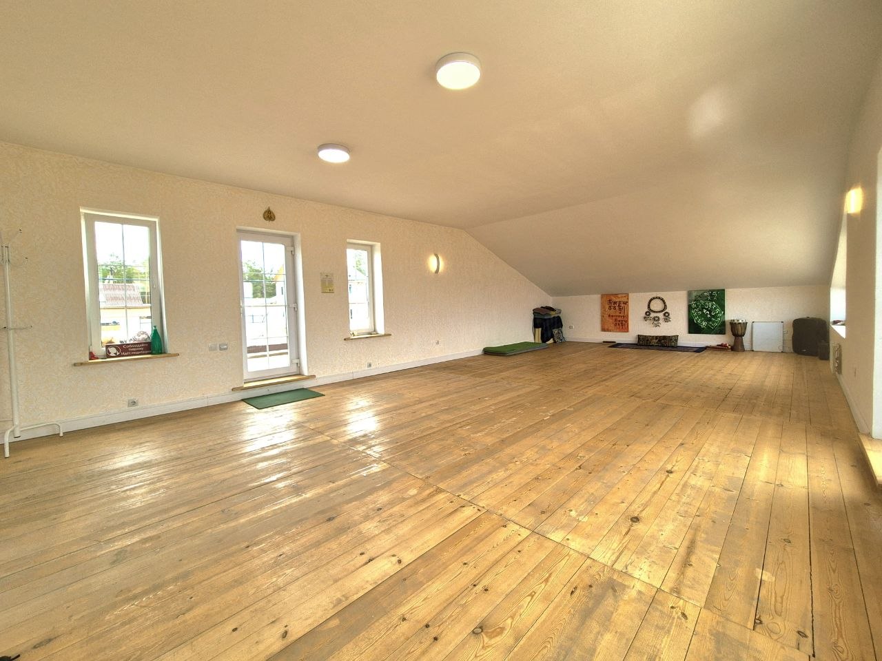 Зал для занятий — просторное помещение 60 м²