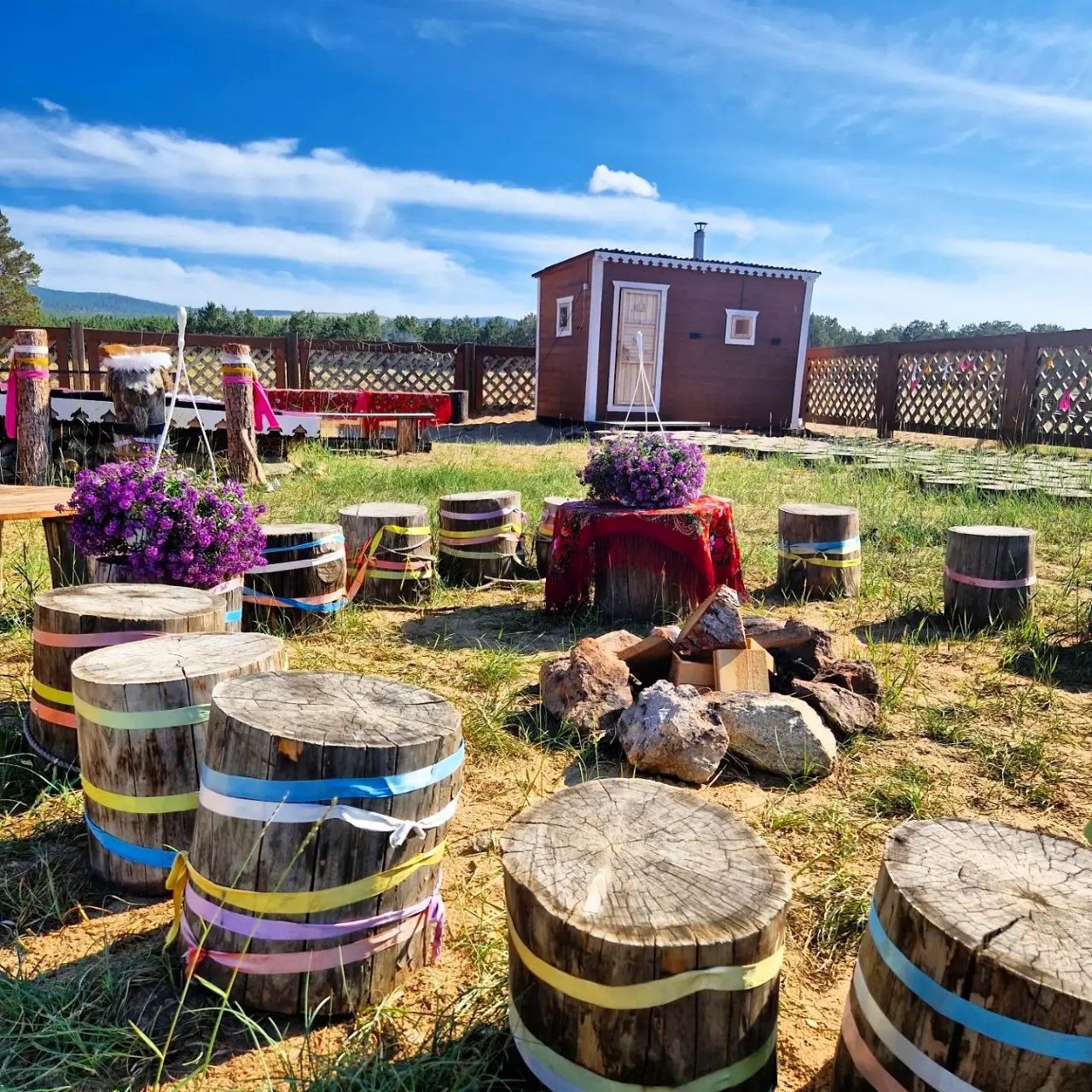 Площадка у бани с костровым местом