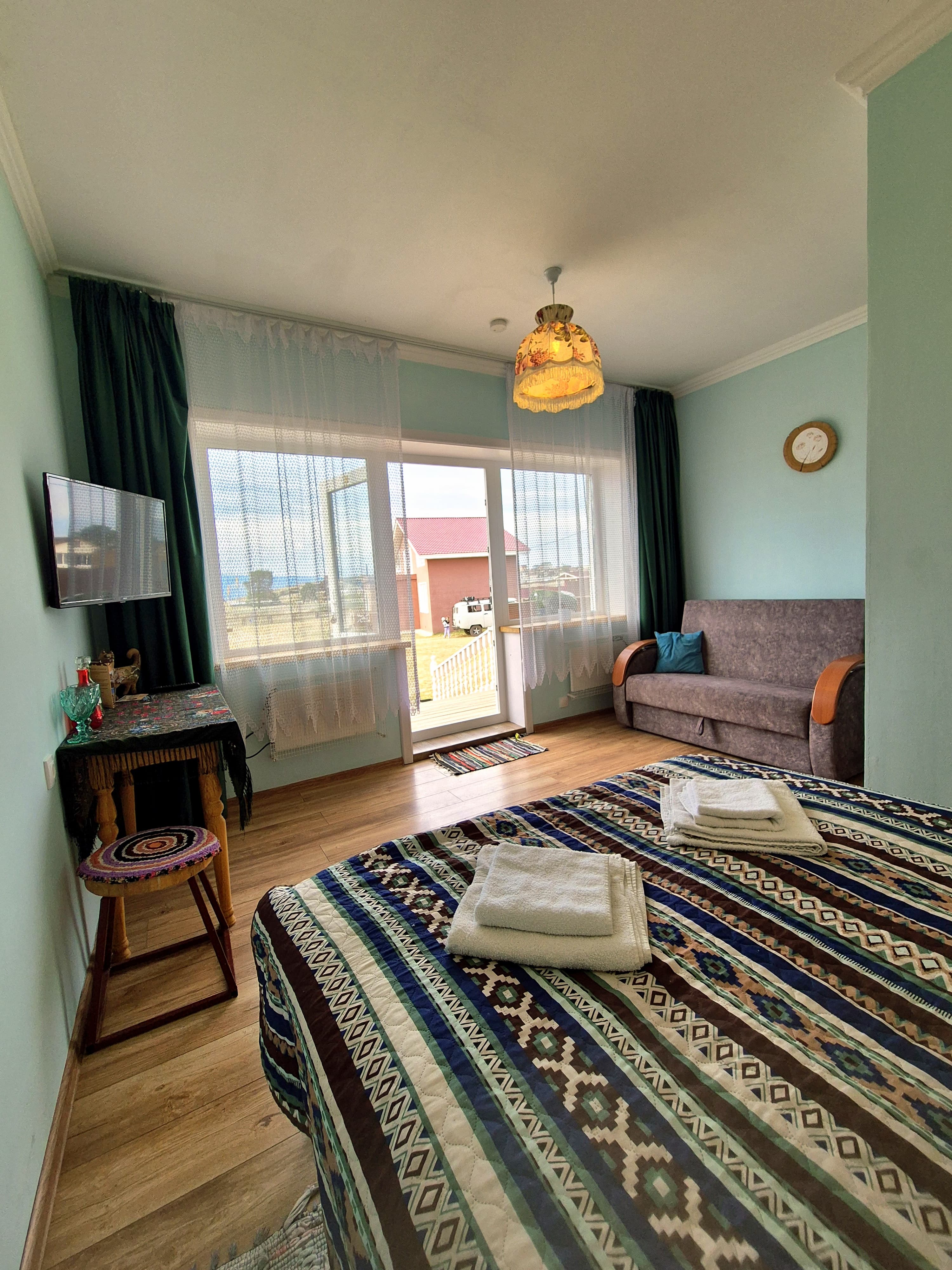 Номер с росписью Байкал